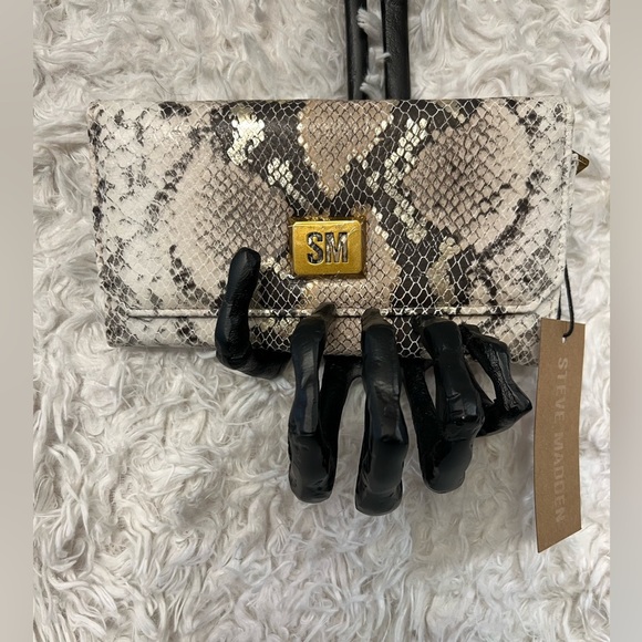 🐍🖤NWT-STEVE MADDEN SNAKESKIN METALLIC BEAUTIFUL WALLET🐍🖤 - Picture 3 of 12